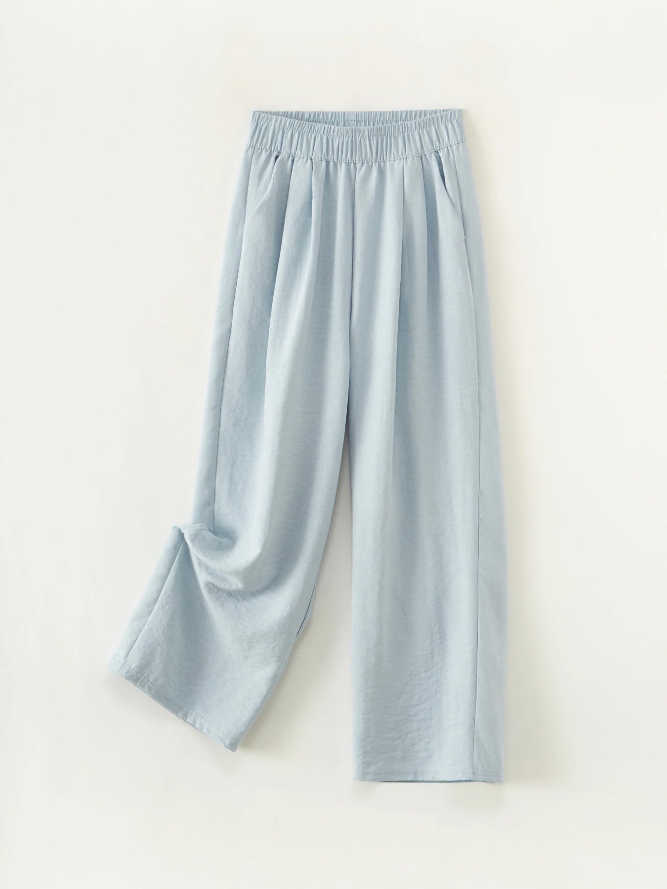 A must-have for women going out: versatile women's pants. Sporty wide-leg casual pants