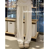 A must-have for women going out: versatile women's pants. Sporty wide-leg casual pants